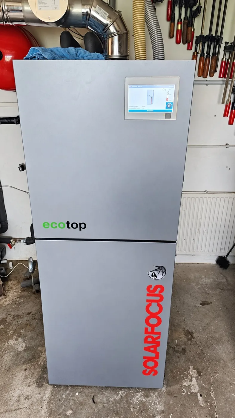 Installierter Solarfocus ecotop Pelletkessel